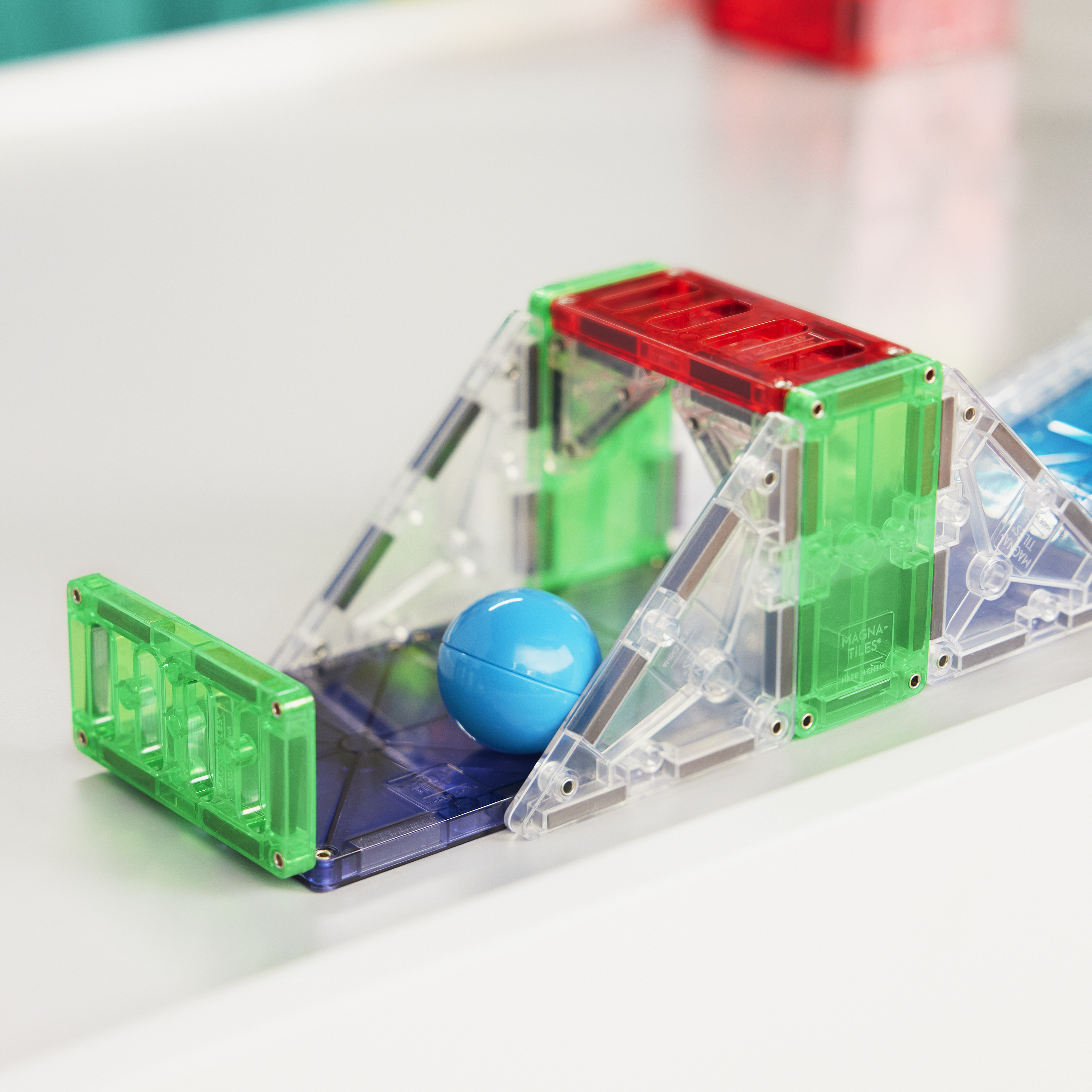 MAGNA-TILES - Rail Racers Deluxe 90-Piece Set (NEW COLLECTION 2025)